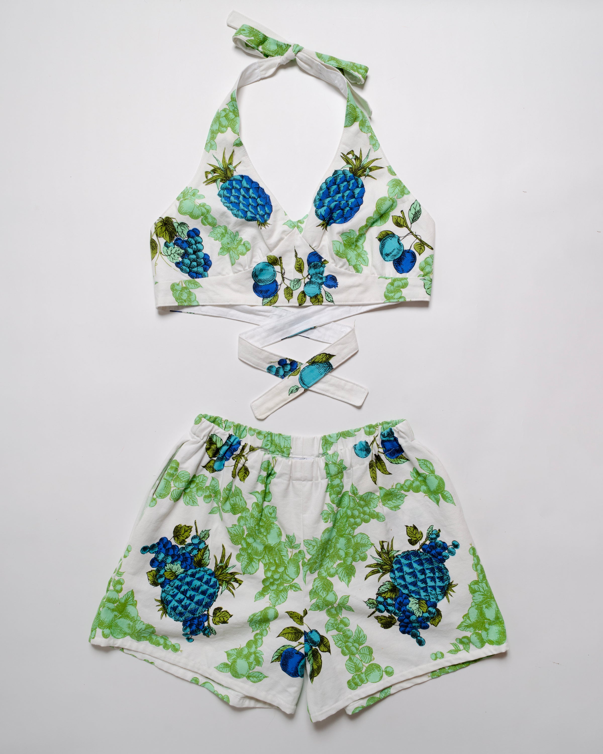 readymade tablecloth sets